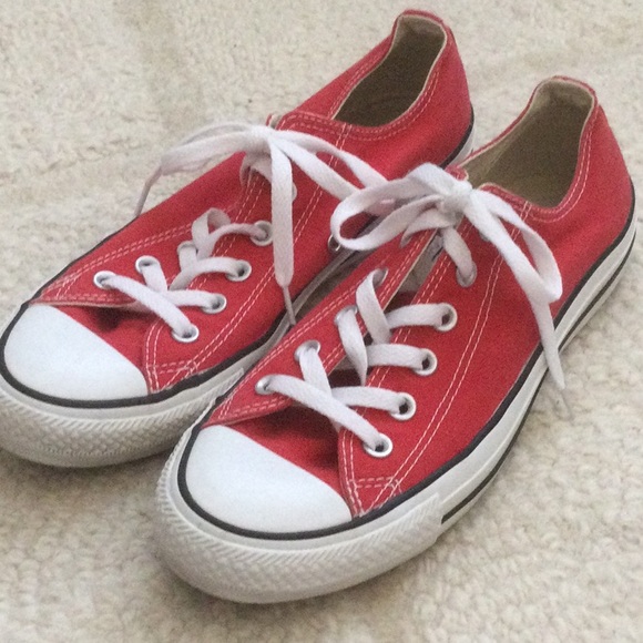 CONVERSE RED LOW TOP ALL STAR UNISEX SNEAKER-Womens 9/Mens 7-excellent condition - Picture 2 of 7